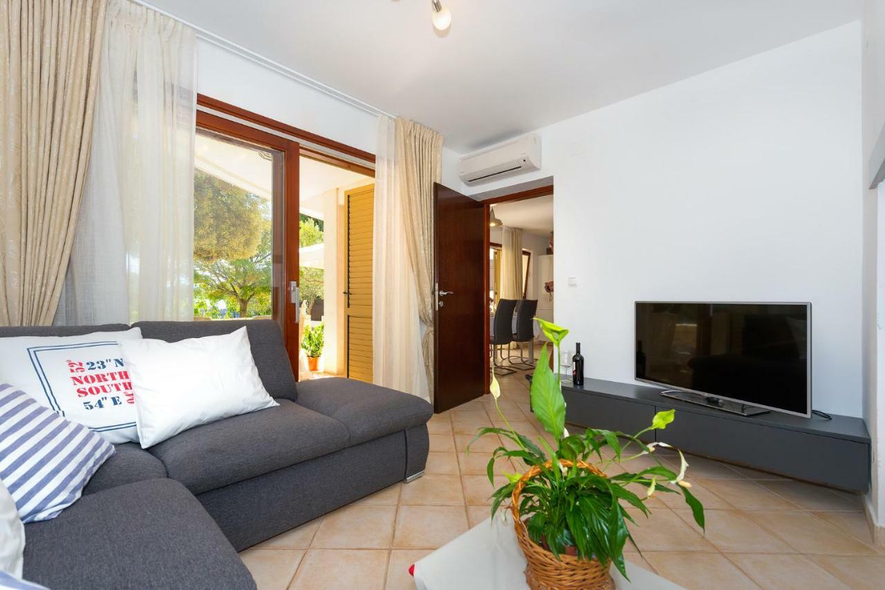 Villa Divna ซาบอริซ ภายนอก รูปภาพ